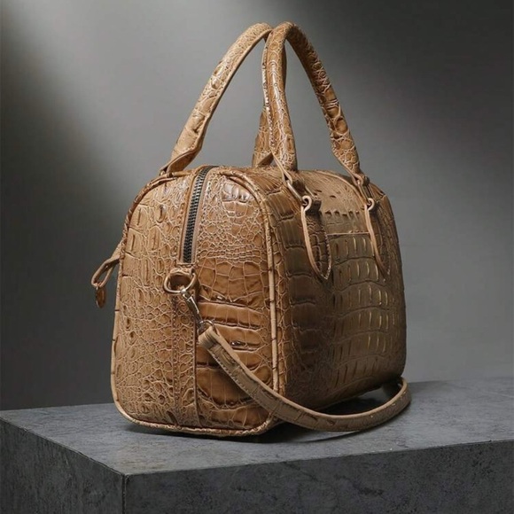 Elegant Tan Crocodile-Embossed Satchel​ - Picture 4 of 7